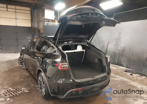 2022 Tesla Model Y Performance Dual Motor All-Wheel Drive z USA, uszkodzony, nr VIN 7SAYGDEF2NF531053
